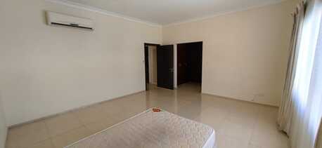 Juffair, Apartments/Houses, BHD 550/month,  3 BR,  *3BATHROOM Hall Kitchen With Electricity  Villa For Rent