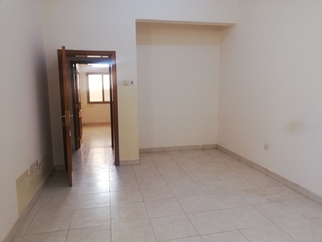Salmaniya, Apartments/Houses, BHD 255/month,  2 BR,  2 Bedrooms Spacious Unfurnished Flat For Rent (inclusive Ewa Unlimited)