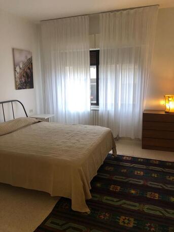 Abdoun, Apartments/Houses, JOD 14000/year,  Furnished,  3 BR,  Fully Furnished 3B Apart With Baconlies In Abdoun 00962777688956