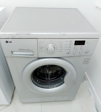 Manama, Household Items, BHD 60,  LG Inverter Fully Automatic 7KG Washing Machine Good Working Condition Delivery Available