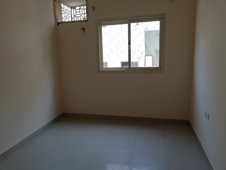 Salmaniya, Apartments/Houses, BHD 180/month,  2 BR,  2 Bedrooms Bright Full Unfurnished Flat For Rent (exclusive Ewa)