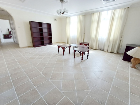Juffair, Apartments/Houses, BHD 300/month, 2 BR, Well Maintained Family Building