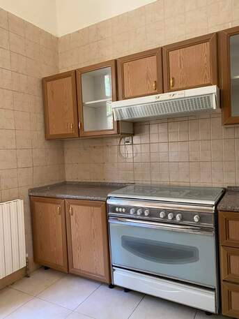 Amman, Apartments/Houses, JOD 12000/year,  3 BR,  Semi Furnished Ground Floor 3B Apart With Garden & Terrace N Jabal Amman 00962777688956