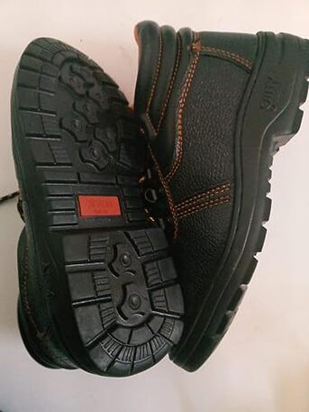 Jubail, Wholesale Products, Step Into Safety With Taiwan-Made Shoes - Limited Stock!