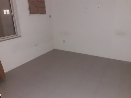 Manama, Apartments/Houses, BHD 180/month,  2 BR,  110 Sq. Meter,  2 Bhk Unfurnished Flat Available In Ummalhassam Call Aleena
