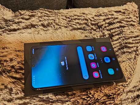 Riyadh, Mobile Phones, SAR 1500,  Samsung Galaxy S22 (256GB) 5G Green