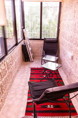 Abdoun, Apartments/Houses, JOD 11000/year,  Furnished,  3 BR,  Fully Furnished Three Bedroom Apartment With Baconly In Abdoun 00962777688956