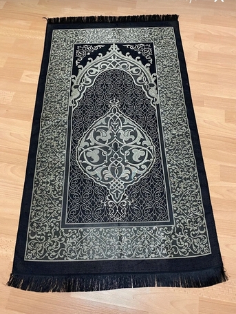 Jeddah, Furniture, SAR 60,  Muslim Prayer Rug And Prayer Beads