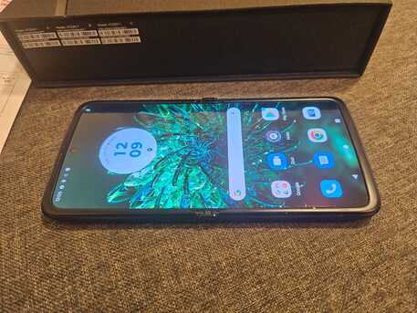 Riyadh, Mobile Phones, SAR 1500,  Motorola Razr 2022 (5G) 256GB Foldable Smartphone