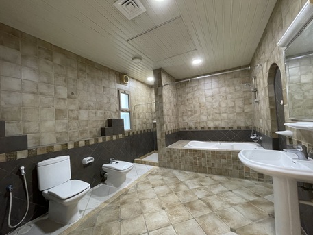 Mahooz, Villas, BHD 1500,  400 Sq. Meter,  Spacious Villa For Rent