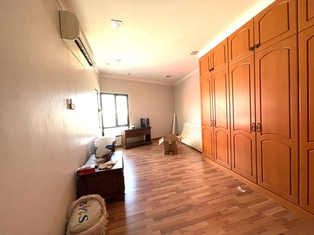 Manama, Villas, BHD 1000,  Furnished,  750 Sq. Meter,  Partially Furnished Bright And Spacious Stand Alone Villa