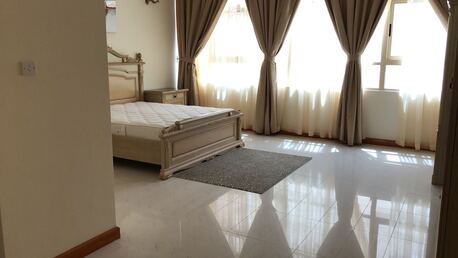 Juffair, Apartments/Houses, BHD 400/month,  Furnished,  2 BR,  Very Spacious Well Furnished Family Apartment. Balcony. Pool. Gym. Internet.Parking: TONY