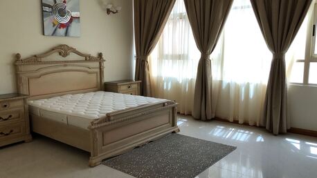 Juffair, Apartments/Houses, BHD 450/month,  Furnished,  2 BR,  Very Spacious Well Furnished Family Apartment. Balcony. Pool. Gym. Internet.Parking: TONY