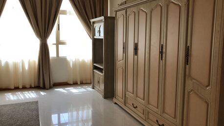 Juffair, Apartments/Houses, BHD 450/month,  Furnished,  2 BR,  Very Spacious Well Furnished Family Apartment. Balcony. Pool. Gym. Internet.Parking: TONY