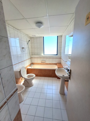 Manama, Buildings, BHD 480, Semi Furnished 4bhk Flat For Rent
