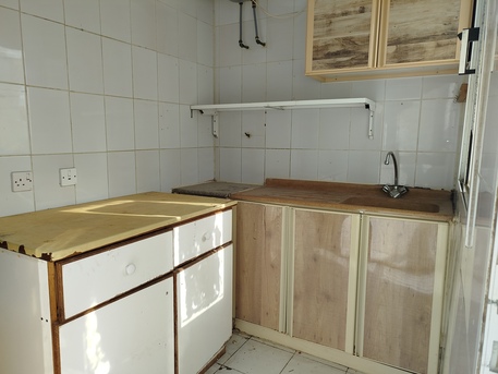 Manama, Apartments/Houses, BHD 160/month,  2 BR,  2Bath Small . Hall. Kitchen. 2Balcony. No Lift 2nd Floor. In -(((Sagiya)))