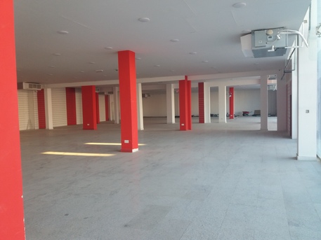 Manama, Shops, BHD 14000,  Showroom For Rent 2000 Square  Miter Arya In -((( Hajjyat)))
