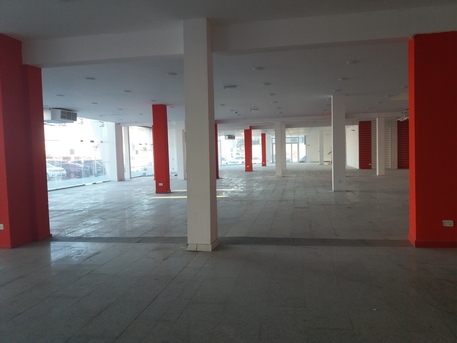 Manama, Shops, BHD 14000,  Showroom For Rent 2000 Square  Miter Arya In -((( Hajjyat)))