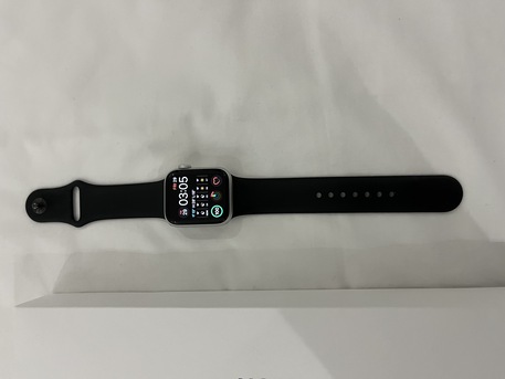 Dammam, Watches, SAR 500,  Used Apple Watch SE GPS, 40mm Silver Aluminium Case With White Sport Band