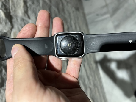 Dammam, Watches, SAR 500,  Used Apple Watch SE GPS, 40mm Silver Aluminium Case With White Sport Band