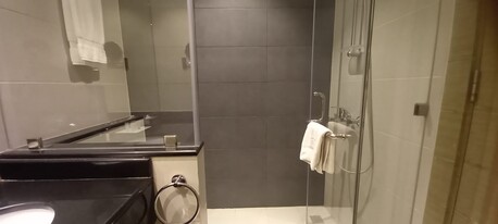 Juffair, Apartments/Houses, BHD 230/month,  Furnished,  Studio,  Modern New Spacious Studio Apartment. Internet. Housekeeping. High-techFacilities:TONY