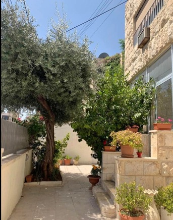 Amman, Apartments/Houses, JOD 7200/year,  Furnished,  2 BR,  Ground Fully Furinshed 2B Apart With Garden In Jabal Webdeh 00962777688956