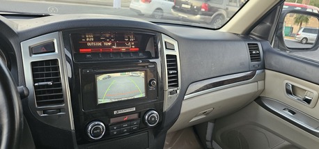 Khobar, Vehicles, Cars & Trucks , SAR 62000, Mitsubishi Pajero, 2017, Automatic, 187000 KM, PAJERO 4x4, UMA Maintained History, ARAMCO EXECUTIVE Use 187,000 Kms . White, Sunroof