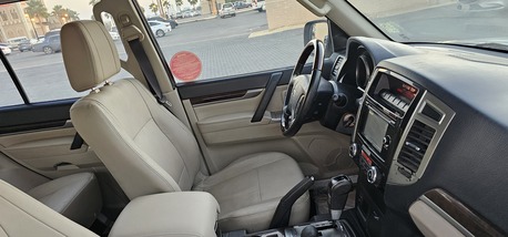 Khobar, Vehicles, Cars & Trucks , SAR 62000, Mitsubishi Pajero, 2017, Automatic, 187000 KM, PAJERO 4x4, UMA Maintained History, ARAMCO EXECUTIVE Use 187,000 Kms . White, Sunroof
