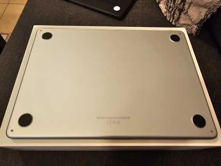 Riyadh, Computers, SAR 2800,  Apple MacBook Air 13-inch M2 Retina Laptop