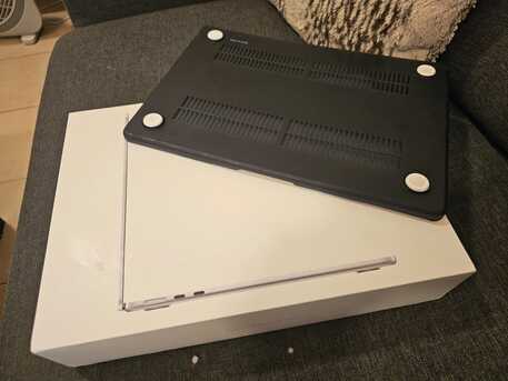 Riyadh, Computers, SAR 2800,  Apple MacBook Air 13-inch M2 Retina Laptop