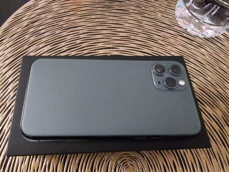 Riyadh, Mobile Phones, SAR 2000,  Apple IPhone 11 Pro 256GB Green (Dual Physical Sim)