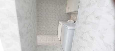 Mahooz, Villas, BHD 500,  Villa: Near BRITISH Club: Western Style  New Semi Furnished 3BR Villa: