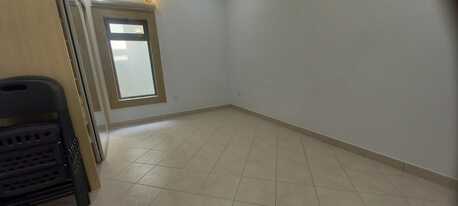 Mahooz, Villas, BHD 500,  Villa: Near BRITISH Club: Western Style  New Semi Furnished 3BR Villa: