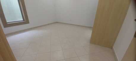 Mahooz, Villas, BHD 500,  Villa: Near BRITISH Club: Western Style  New Semi Furnished 3BR Villa: