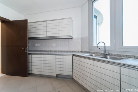 Salmiya, Apartments/Houses, KWD 1100/month,  3 BR,  Salmiya - Sea View 3 Bedrooms Apartments