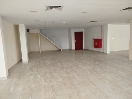 Manama, Shops, BHD 2500,  11 Shutter Big Showroom. With Mezzanine  Floor 2Bathroom 1Store Room In -(((Manama)))