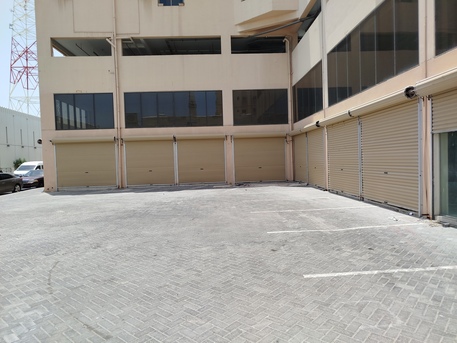 Manama, Shops, BHD 2500,  11 Shutter Big Showroom. With Mezzanine  Floor 2Bathroom 1Store Room In -(((Manama)))
