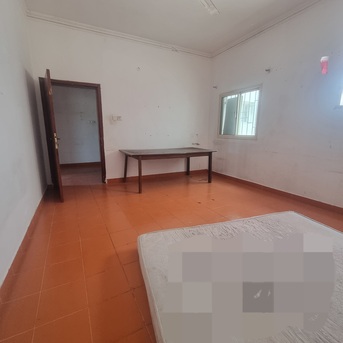 Salmaniya, Apartments/Houses, BHD 150/month,  2 BR,  ATHROOM Hall Kitchen Without Electricity