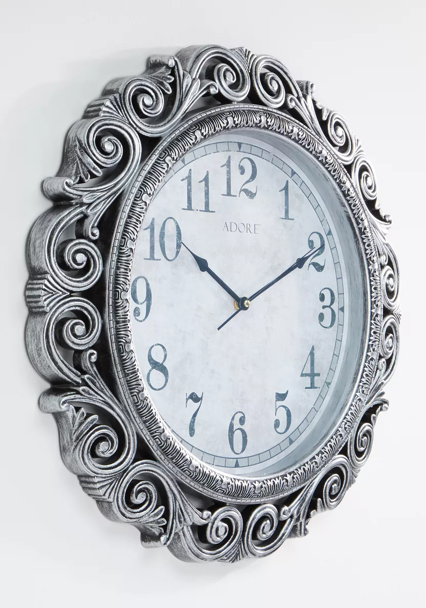 Riyadh, Household Items, SAR 99,  Branded  Carving Wall Clock/ Urgent Sale