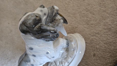 Riyadh, Collectibles, SAR 100,  Vintage Porcelain Hunting Dog