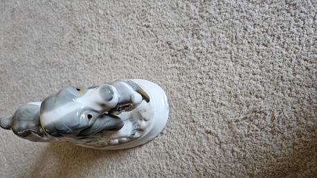 Riyadh, Collectibles, SAR 100,  Vintage Porcelain Hunting Dog