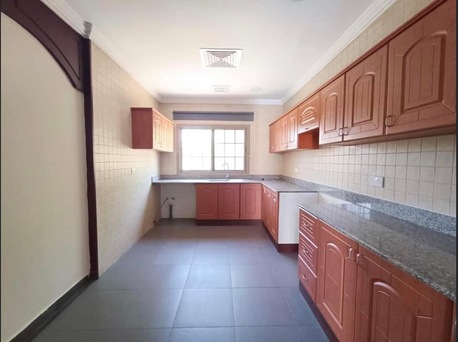 Salmaniya, Apartments/Houses, BHD 550/month,  3 BR,  200 Sq. Meter,  Salmainiya Area 3 Bedroom Villa Available In A Compound