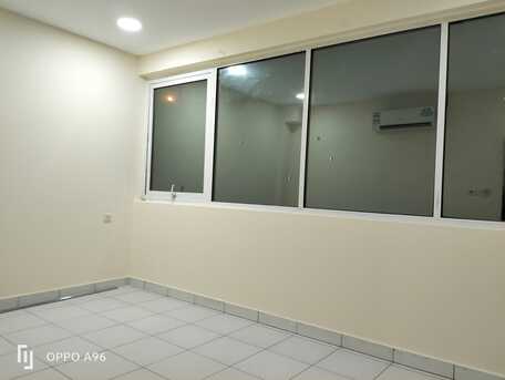 Manama, Apartments/Houses, BHD 230/month,  2 BR,  100 Sq. Meter,  2bhk Semi Furnish With Ewa At 230bd Goful