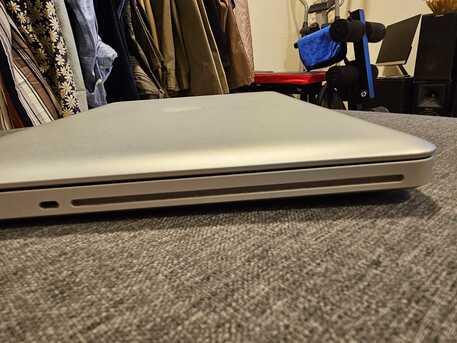 Riyadh, Computers, SAR 850,  Apple MacBook Pro 13-inch
