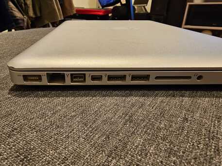 Riyadh, Computers, SAR 850,  Apple MacBook Pro 13-inch