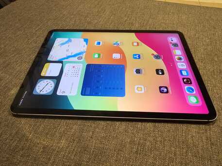 Riyadh, Tablet Computers, SAR 2000,  Apple IPad Pro 11-inch (2nd Gen) 128GB WiFi + Cellular