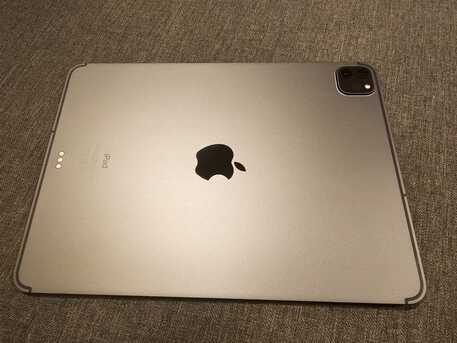 Riyadh, Tablet Computers, SAR 2000,  Apple IPad Pro 11-inch (2nd Gen) 128GB WiFi + Cellular
