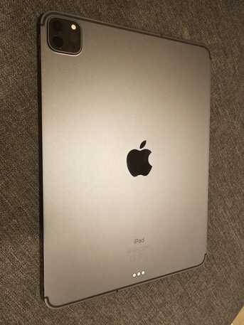 Riyadh, Tablet Computers, SAR 2000,  Apple IPad Pro 11-inch (2nd Gen) 128GB WiFi + Cellular