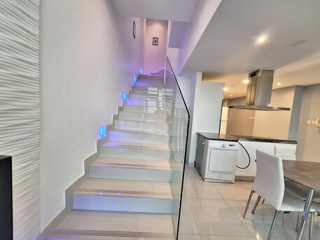 Juffair, Apartments, Flats, Houses & Villas, BHD 600/month,  Furnished,  3 BR,  Duplex 3 Bhk