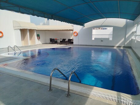 Hoora, Apartments/Houses, BHD 550/month,  Furnished,  2 BR,  3Bath Hall.Kitchen. Lift. Car-parking. Fullyfurnished. Inclusive Gim/pool. In -((Hoor))